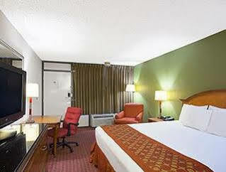 Days Inn Lafayette/University Exteriör bild